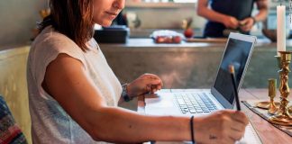Even when wives make as much as husbands, they still do more at home