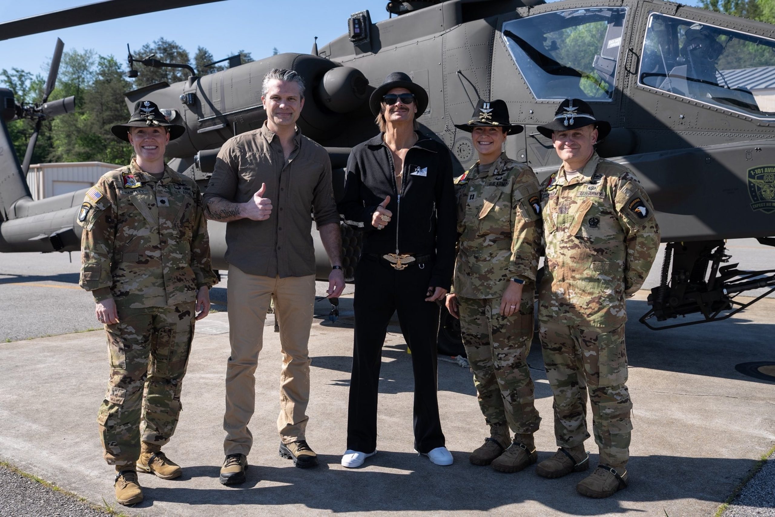 PHOTO: Kid Rock posed with Secretary of Defense, Pete Hegseth and military personnel  April 27, 2026.