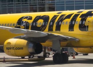 WATCH: Passengers scramble after Spirit Airlines shutters