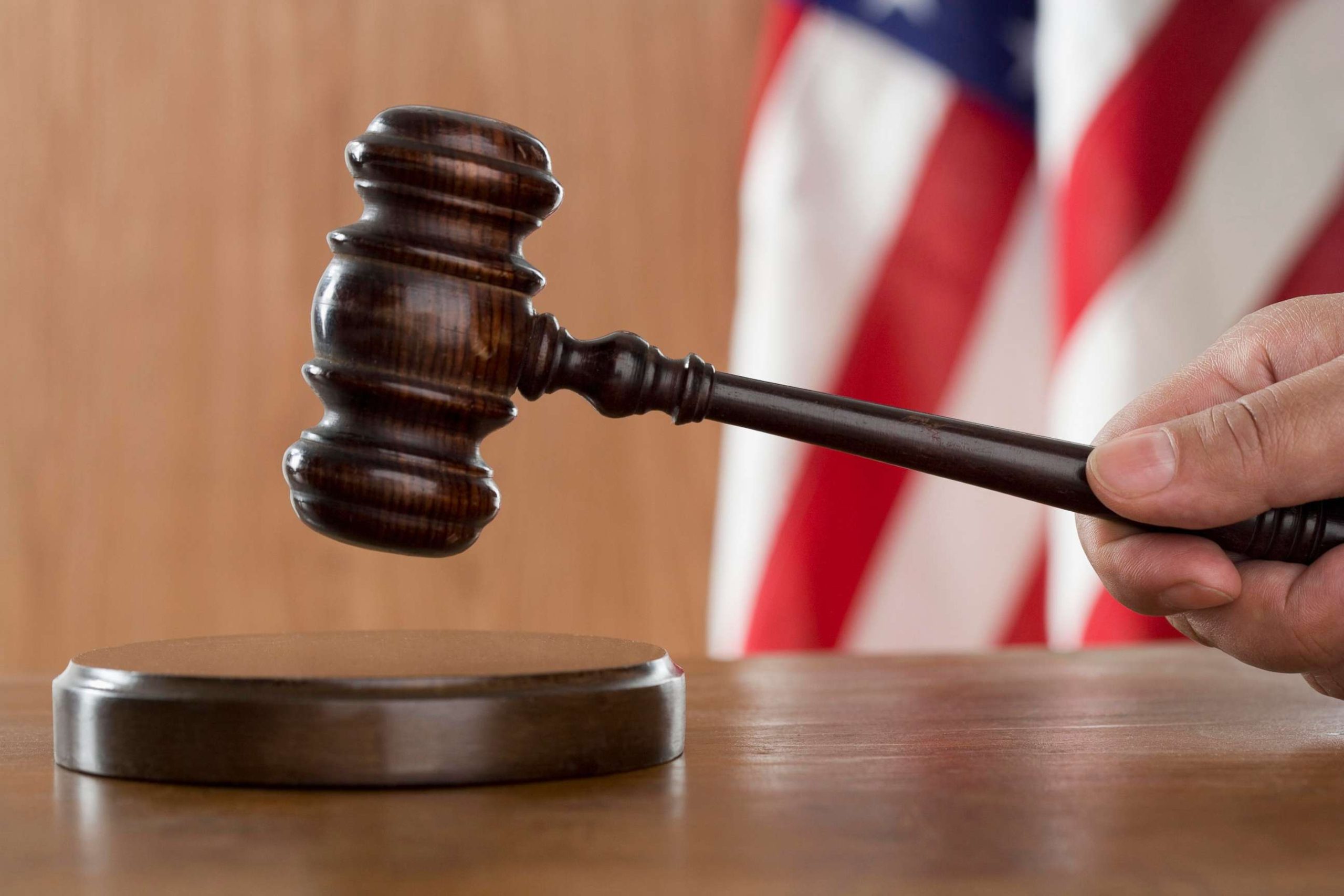 PHOTO: Judge using a gavel in court.