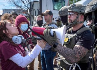 Protesters, leaders push back against DHS over Newark detention facility conditions