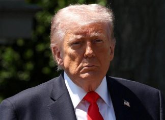 Trump announces 25% tariff on cars, trucks from EU