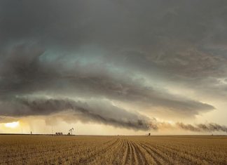 Plains and the Midwest bracing for more severe weather, possible tornadoes