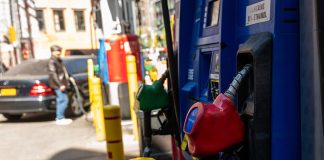 Poll: Trump blamed for gas prices as Democrats gain midterm edge
