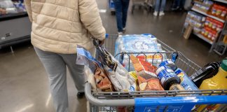 Walmart plans price cuts using tariff refunds as shoppers get skittish