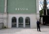 The Venice Biennale jury resigns amid tensions over awards ban, Russian participation