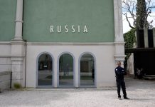 The Venice Biennale jury resigns amid tensions over awards ban, Russian participation