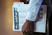 US filings for jobless benefits hits 211,000 as the war in Iran drags on