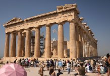 2 Americans stabbed outside the Acropolis in Greece