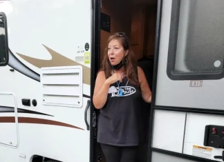 ‘I thought of Alex Pretti’: Nurse files federal claim alleging ICE agents attacked her