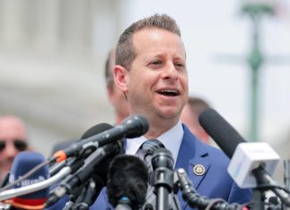 Florida holds 1st major primaries after Republicans’ mid-decade redistricting