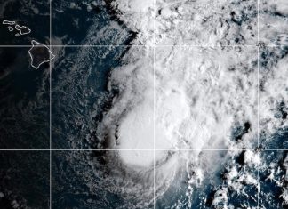 Tropical Storm Moke to pass south of Hawaii, bringing heavy rain to the Big Island