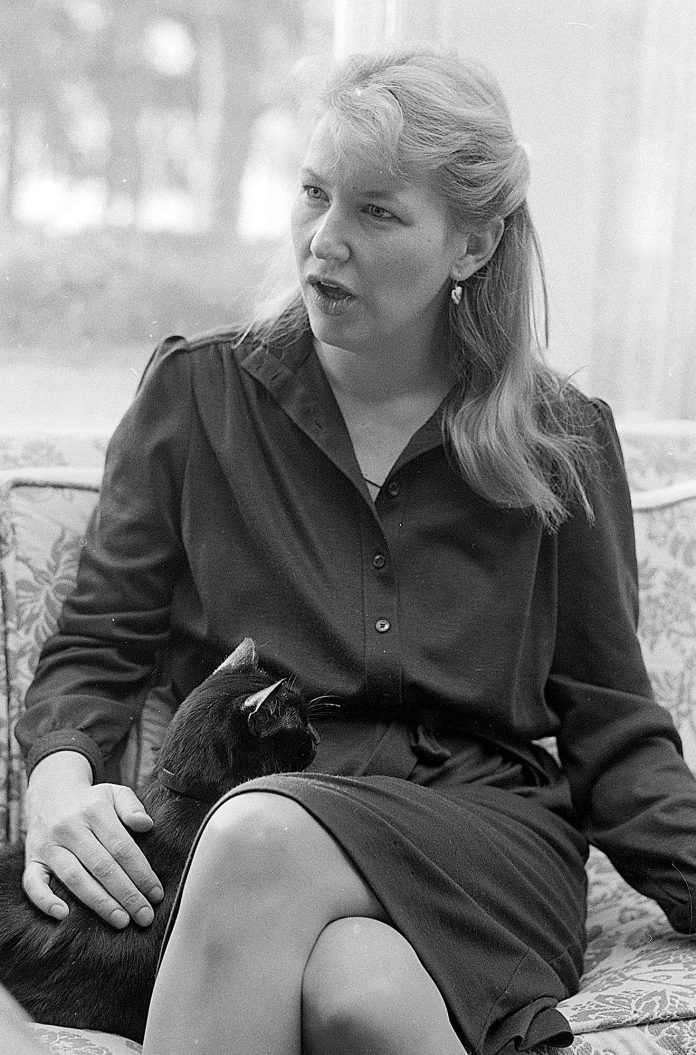 Writer Annie Dillard talks about her book "Teaching A Stone To Talk," during an interview at her home in Middletown, Conn. Jan. 24, 1983.