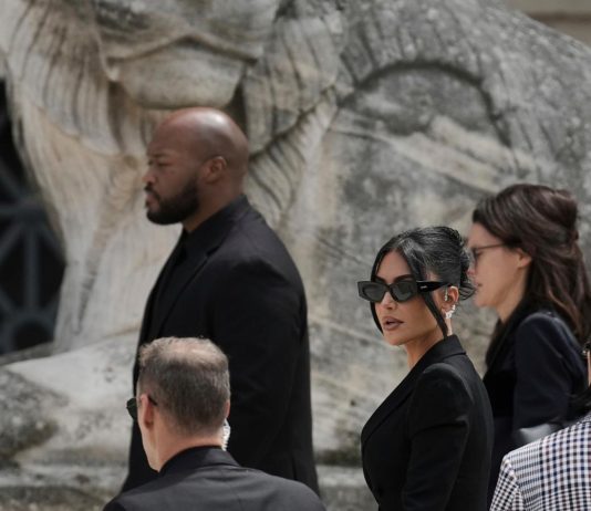 A Paris court awards Kim Kardashian 1 euro after her 2016 robbery Wirestory 061044ef3c1a792f73002373ee6b8d9f 16x9 1600